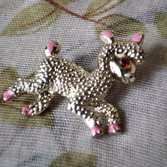 Pair of Gold Tone Lamb Lambs Sheep Easter Scatter Pins Vintage Enamel 2 Brooches - Picture 4 of 11